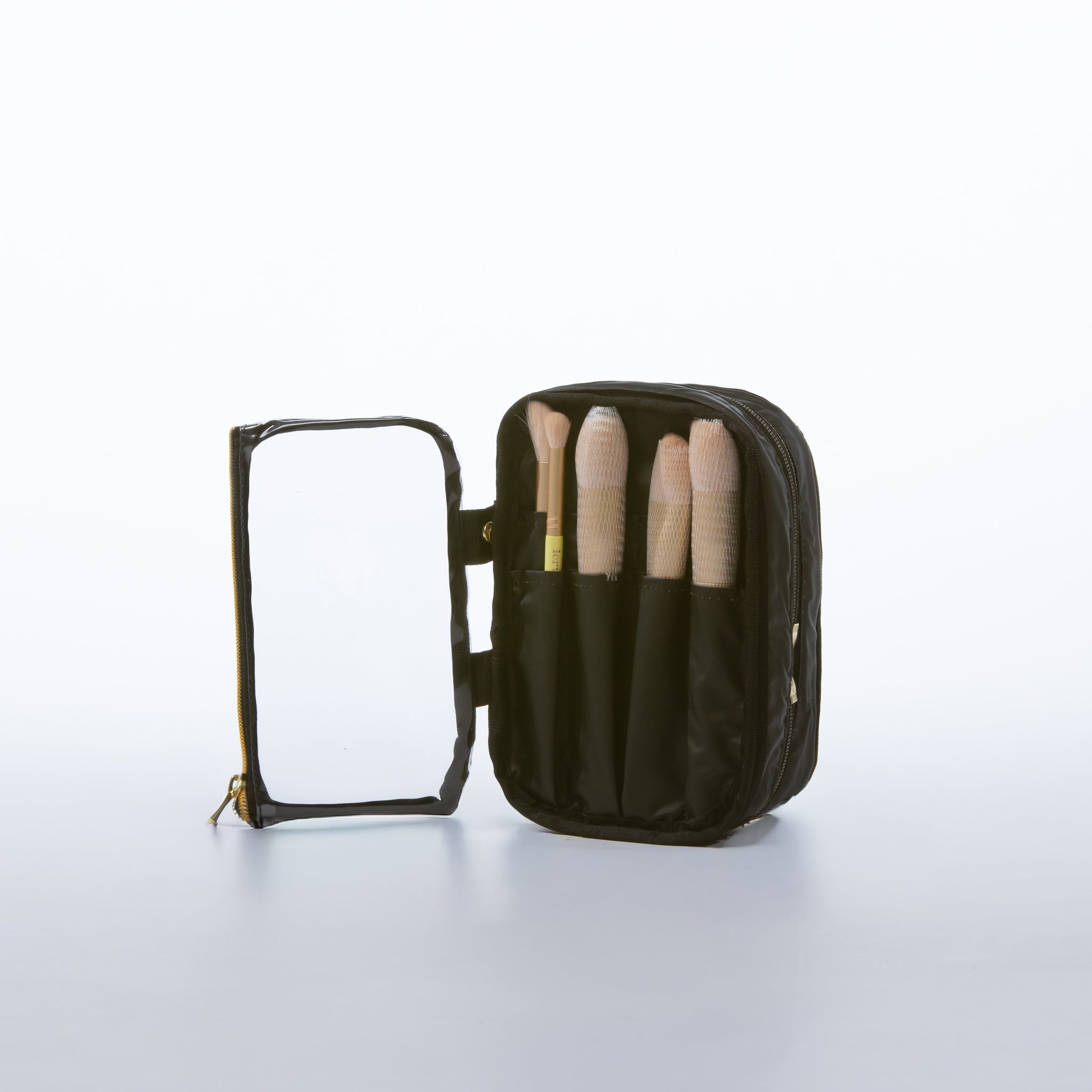 Cosmetiquera Estrella en estampado Jaguar, segundo detalle